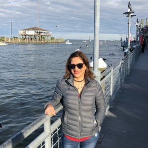 Meet your Posher, Claudia